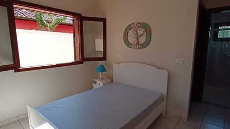 6 bedrooms, swimming pool and barbecue. 300 meters from the sandy beach.