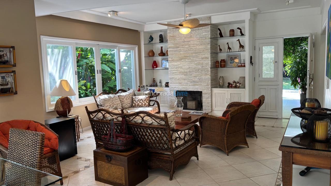 House for vacation rental in São Sebastião (Praia da Baleia)