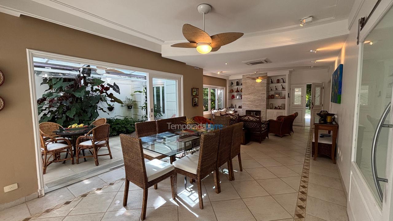 House for vacation rental in São Sebastião (Praia da Baleia)