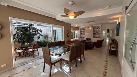 Baleia, 4 suites, 10 people, private pool, full leisure facilities