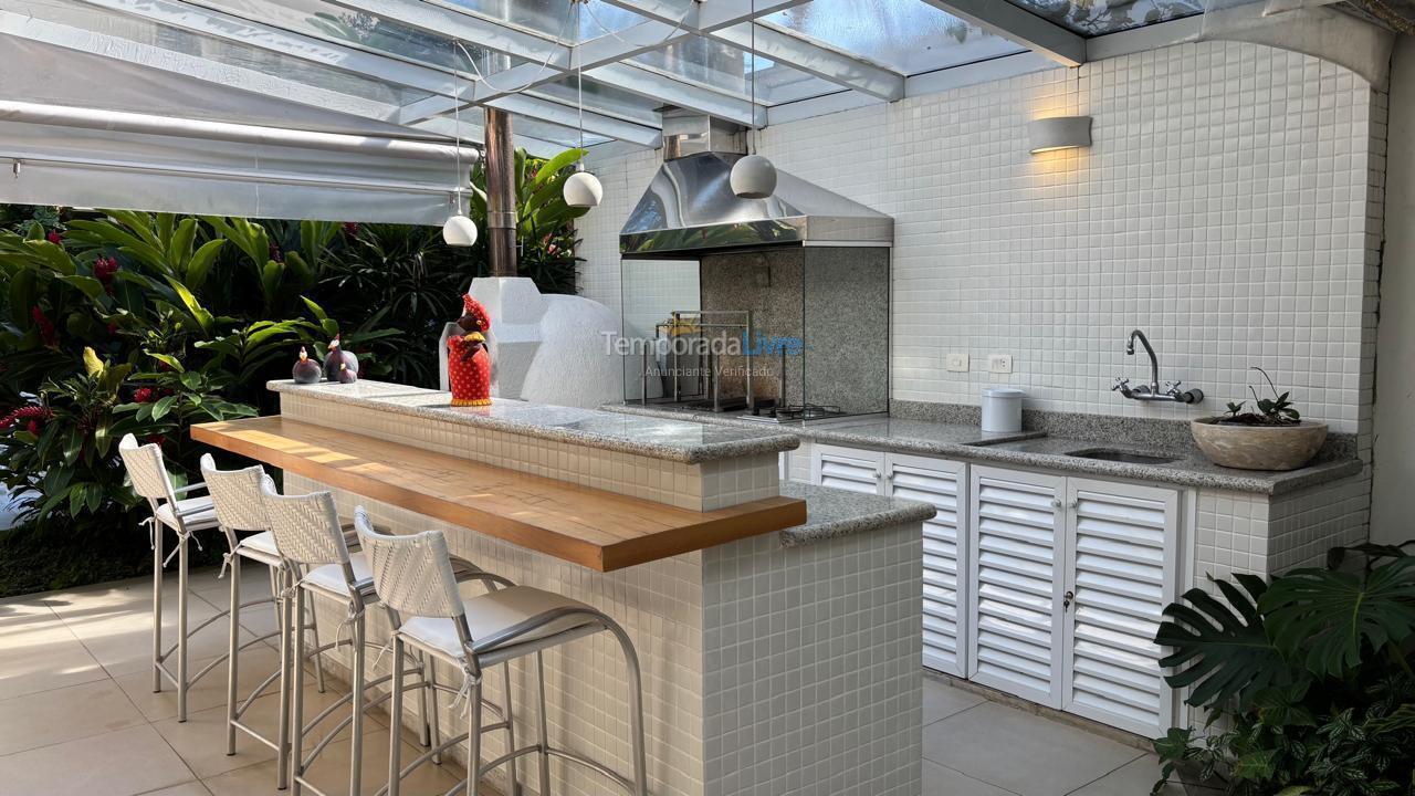 House for vacation rental in São Sebastião (Praia da Baleia)