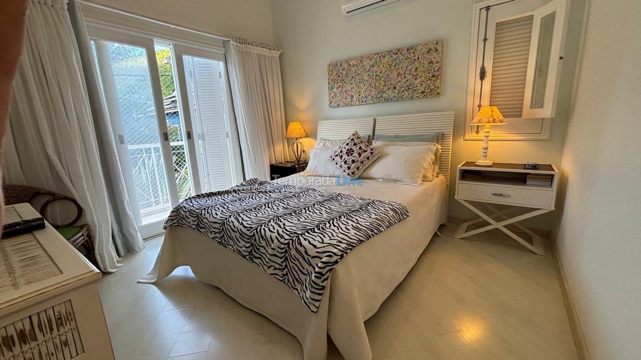House for vacation rental in São Sebastião (Praia da Baleia)