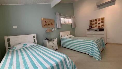 Baleia, 4 suites, 10 people, private pool, full leisure facilities