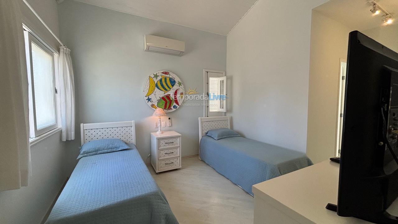 House for vacation rental in São Sebastião (Praia da Baleia)
