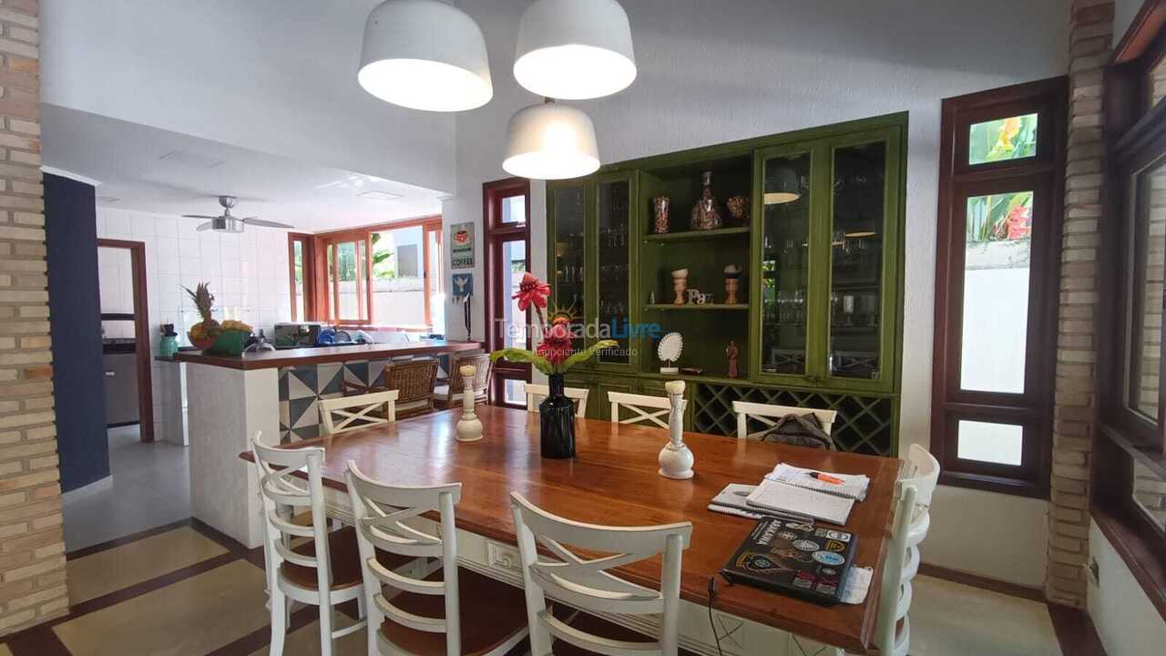 Casa para alquiler de vacaciones em São Sebastião (Praia da Baleia)