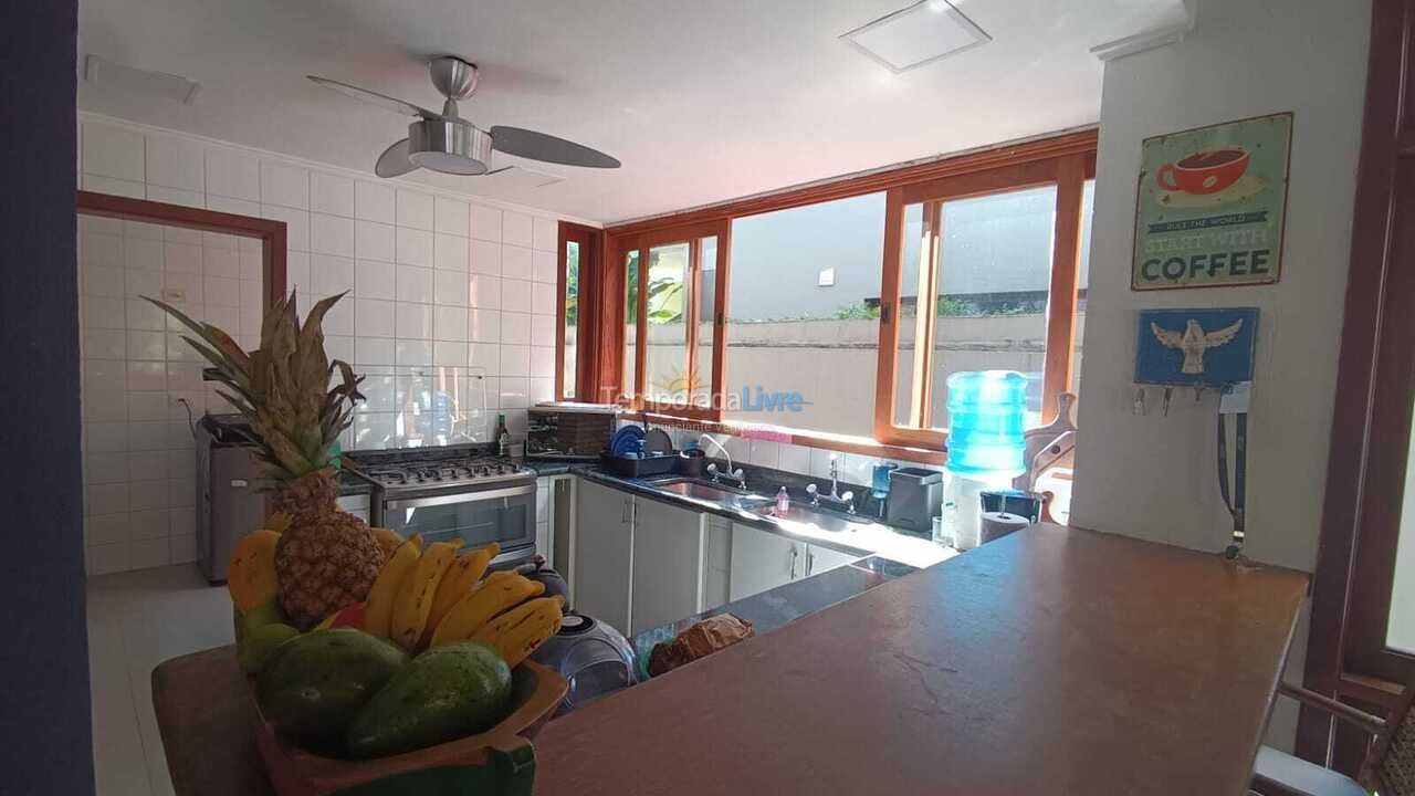 Casa para alquiler de vacaciones em São Sebastião (Praia da Baleia)