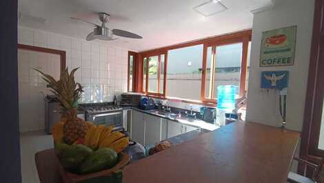 Baleia en condominio, alquiler enero, carnaval, anual, 4 habitaciones