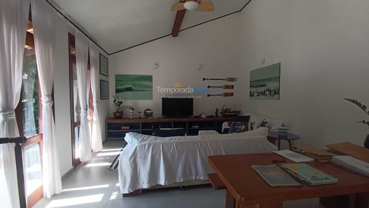 Casa para alquiler de vacaciones em São Sebastião (Praia da Baleia)