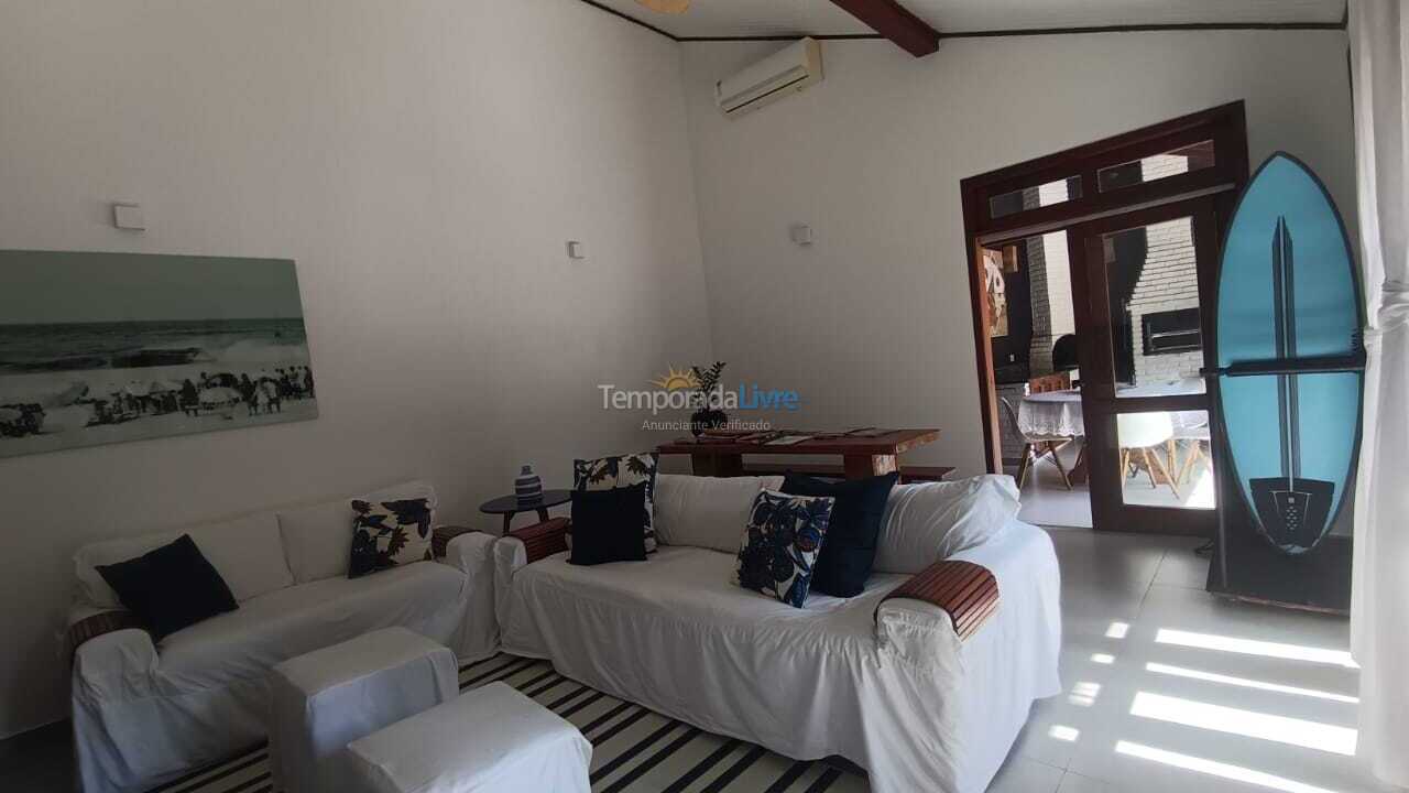 Casa para alquiler de vacaciones em São Sebastião (Praia da Baleia)