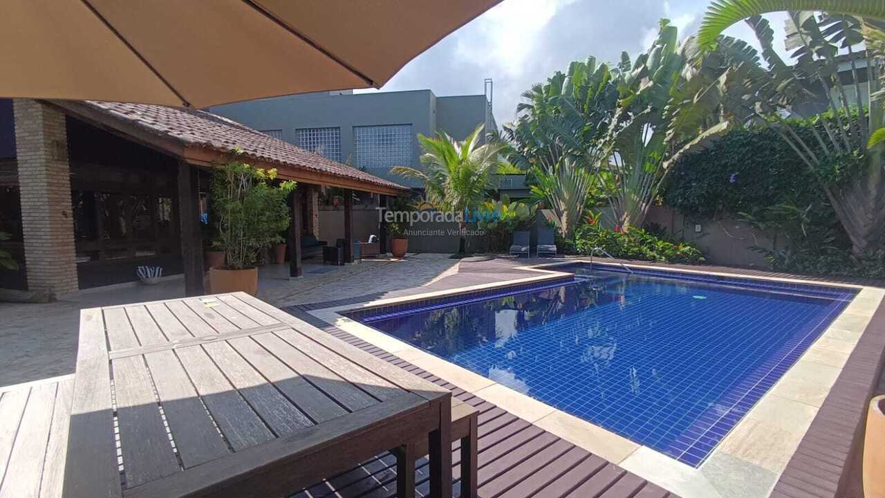Casa para alquiler de vacaciones em São Sebastião (Praia da Baleia)