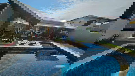 CASA CERCA DE LA PLAYA EN VILAS DO ATLÂNTICO, 5/4 CON DOS SUITES