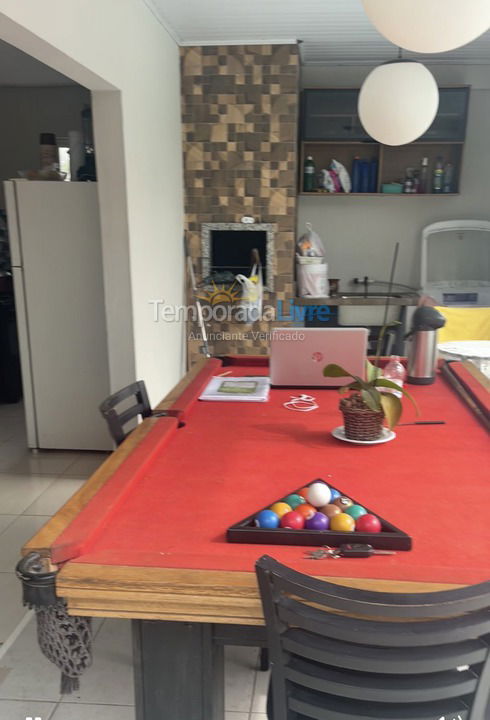 Casa para alquiler de vacaciones em Imbituba (Praia do Rosa)