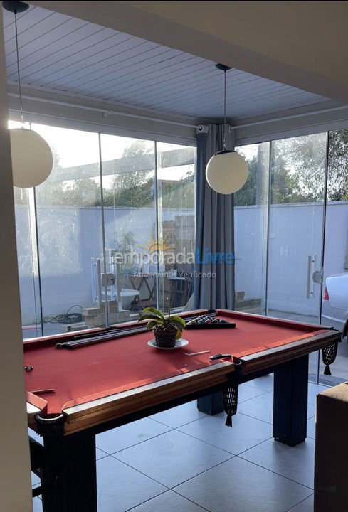 Casa para alquiler de vacaciones em Imbituba (Praia do Rosa)