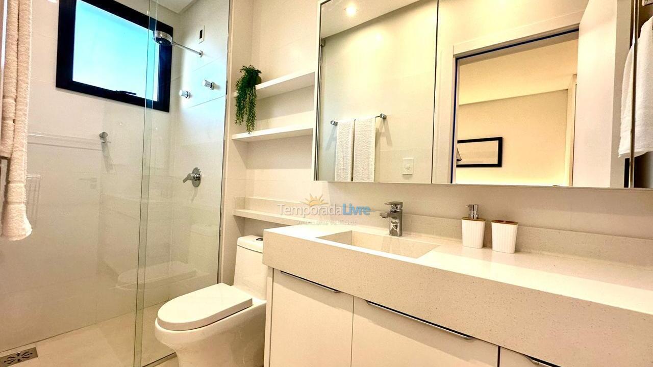 Apartamento para alquiler de vacaciones em Bombinhas (Praia de Bombas)