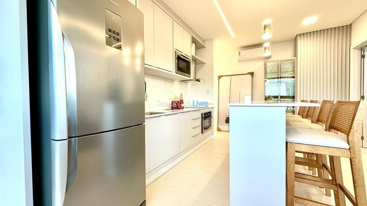 Apartamento para alquiler de vacaciones em Bombinhas (Praia de Bombas)