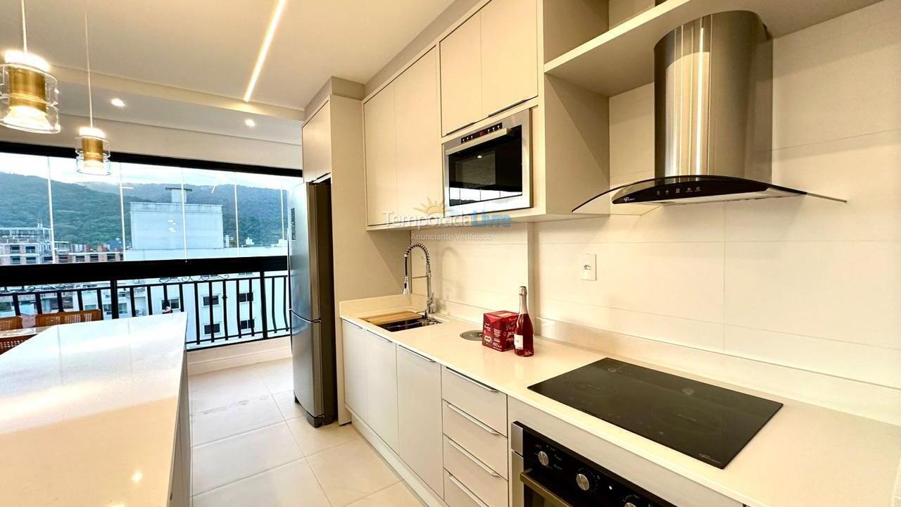 Apartamento para alquiler de vacaciones em Bombinhas (Praia de Bombas)