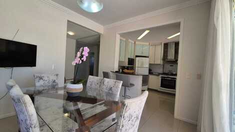 SEASONAL RENTAL: JURERÊ, 4 BEDROOMS, 450 METERS FROM THE BEACH