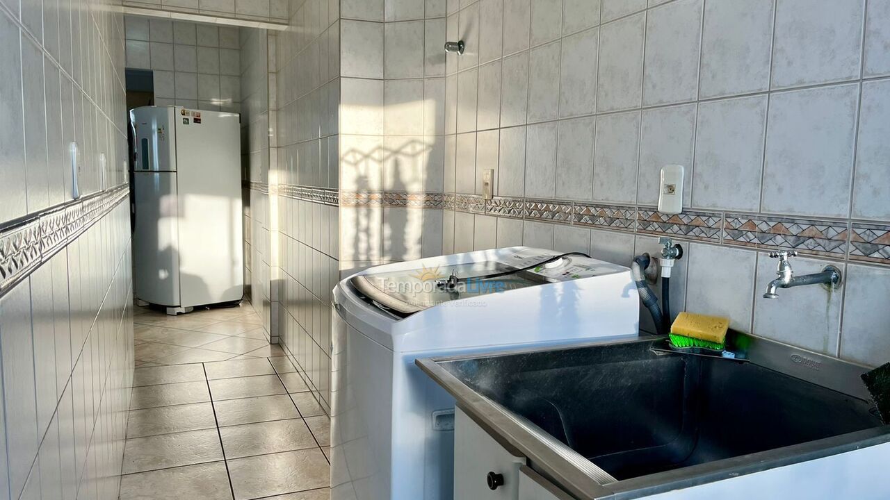 Apartment for vacation rental in Bombinhas (Praia de Bombas)