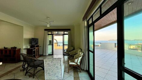 Beautiful penthouse with sea view