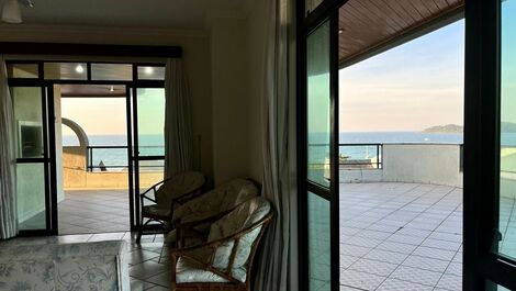 Beautiful penthouse with sea view