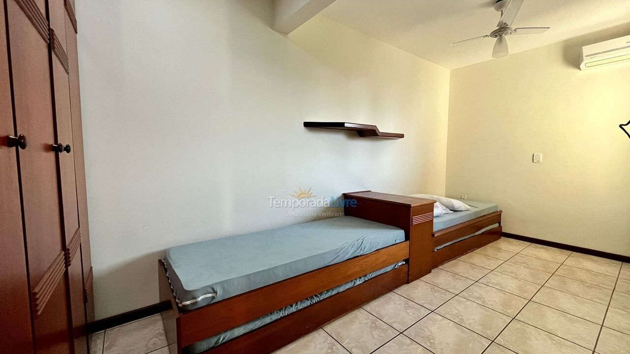 Apartment for vacation rental in Bombinhas (Praia de Bombas)