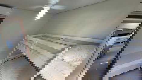 Apartamento 02 dormitórios c/ internet,ar condicionado e churrasqueira