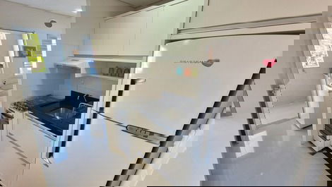 Apartamento 02 dormitórios c/ internet,ar condicionado e churrasqueira