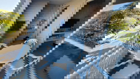 Apartamento 02 dormitórios c/ internet,ar condicionado e churrasqueira