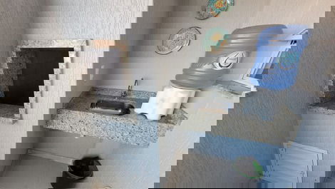 Apartamento 02 dormitórios c/ internet,ar condicionado e churrasqueira