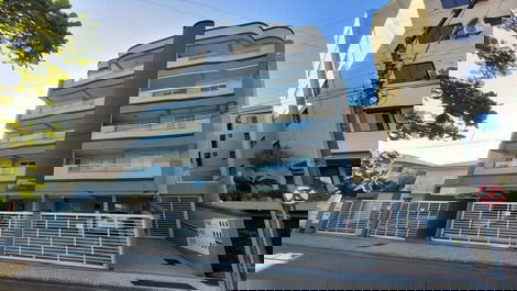 Apartamento 02 dormitórios c/ internet,ar condicionado e churrasqueira