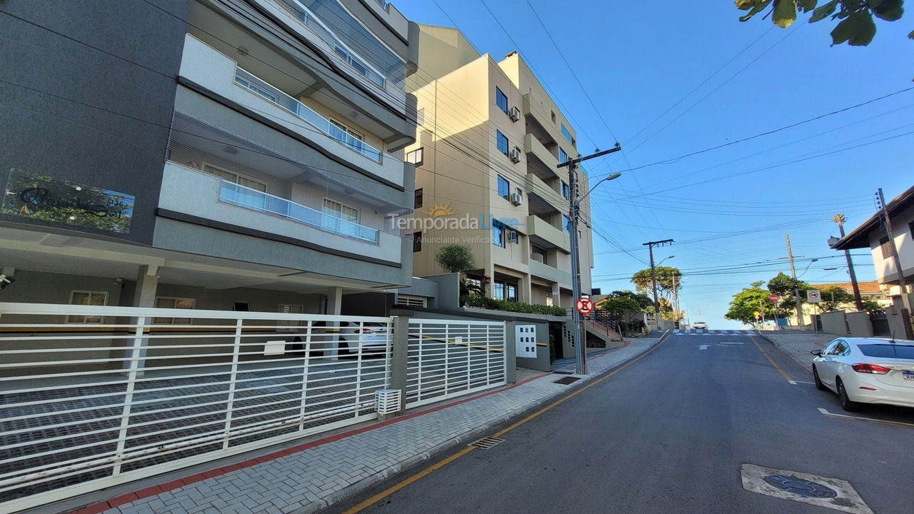 Apartamento para aluguel de temporada em Bombinhas (Praia de Bombas)