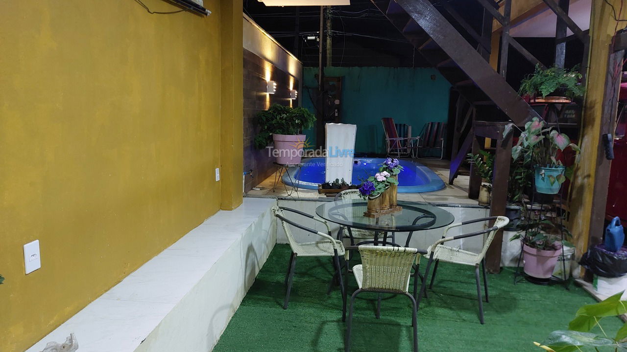 Casa para aluguel de temporada em Serra (Praia de Capuba)