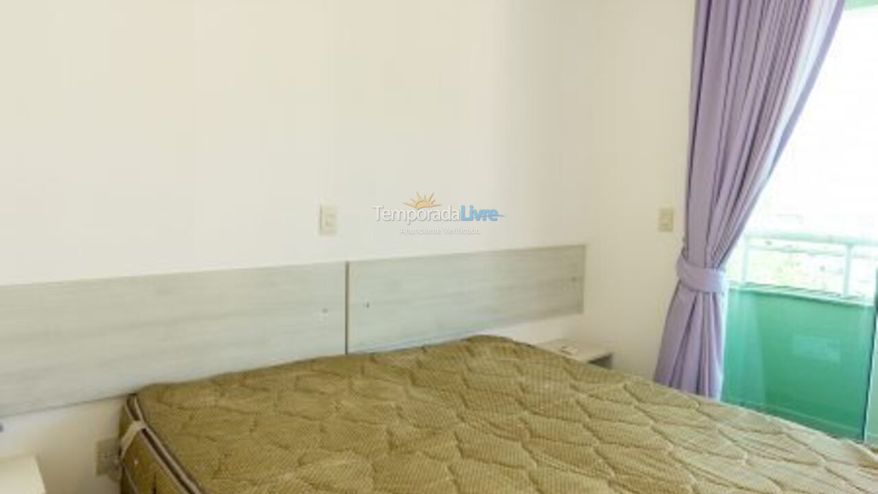 Apartamento para aluguel de temporada em Governador Celso Ramos (Praia de Palmas)