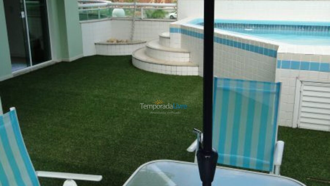 Apartamento para aluguel de temporada em Governador Celso Ramos (Praia de Palmas)