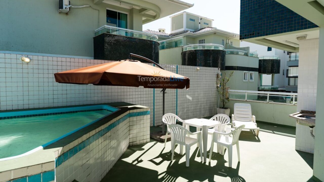 Apartamento para aluguel de temporada em Governador Celso Ramos (Praia de Palmas)