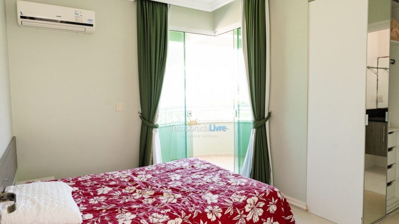 Apartamento para aluguel de temporada em Governador Celso Ramos (Praia de Palmas)