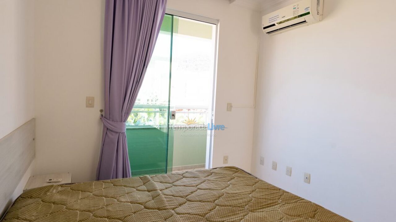 Apartamento para aluguel de temporada em Governador Celso Ramos (Praia de Palmas)