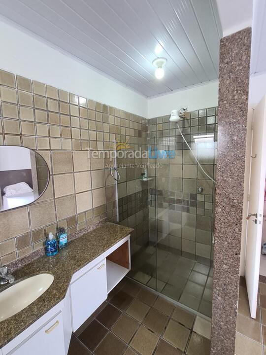 Apartamento para aluguel de temporada em Guarujá (Enseada)