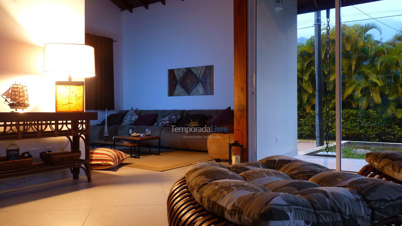 Casa para alquiler de vacaciones em Ubatuba (Horto)