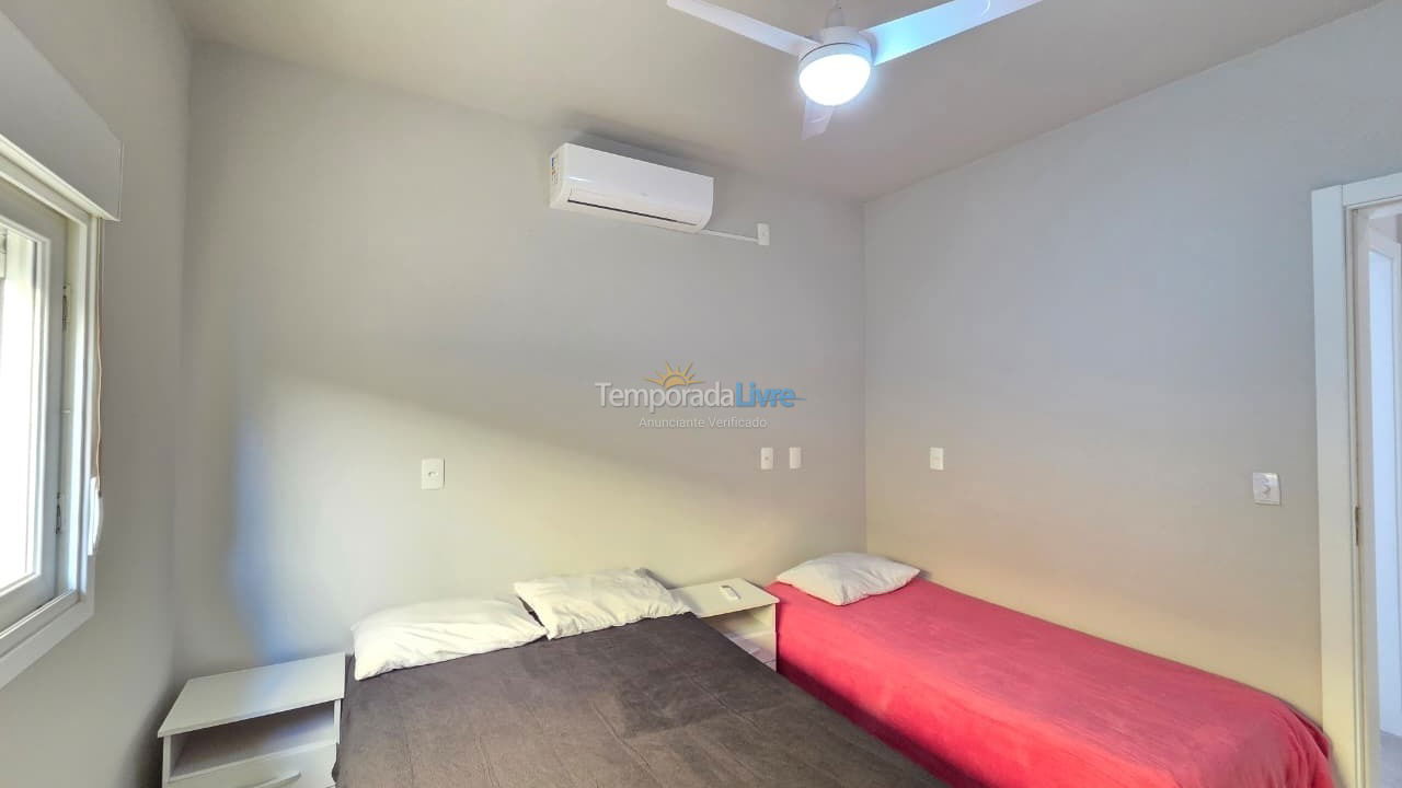 Casa para aluguel de temporada em Bombinhas (Praia de Bombas)