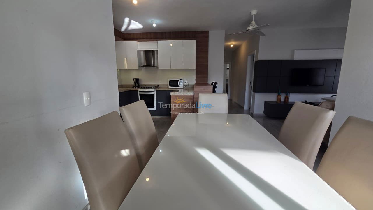 Casa para aluguel de temporada em Bombinhas (Praia de Bombas)
