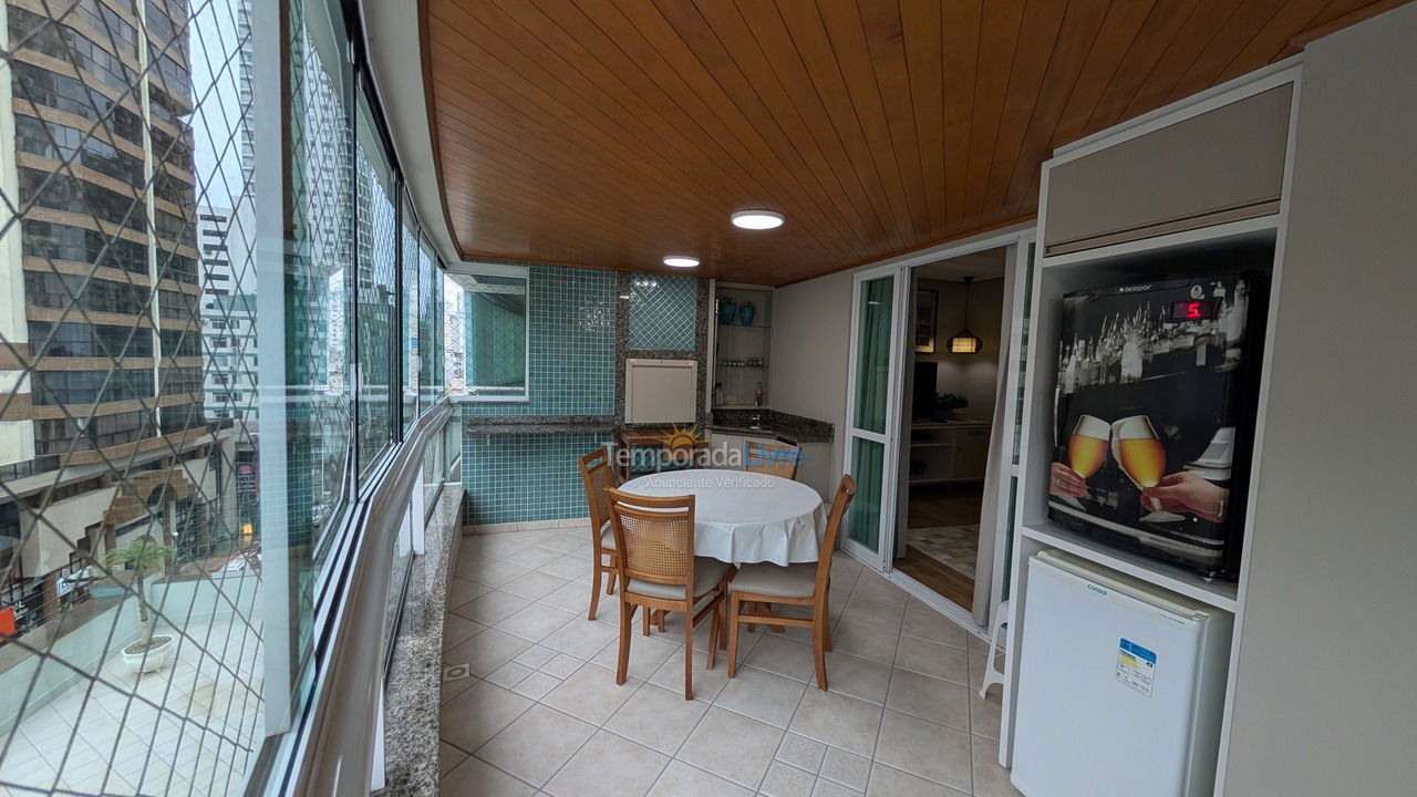 Apartamento para aluguel de temporada em Balneário Camboriú (Centro)