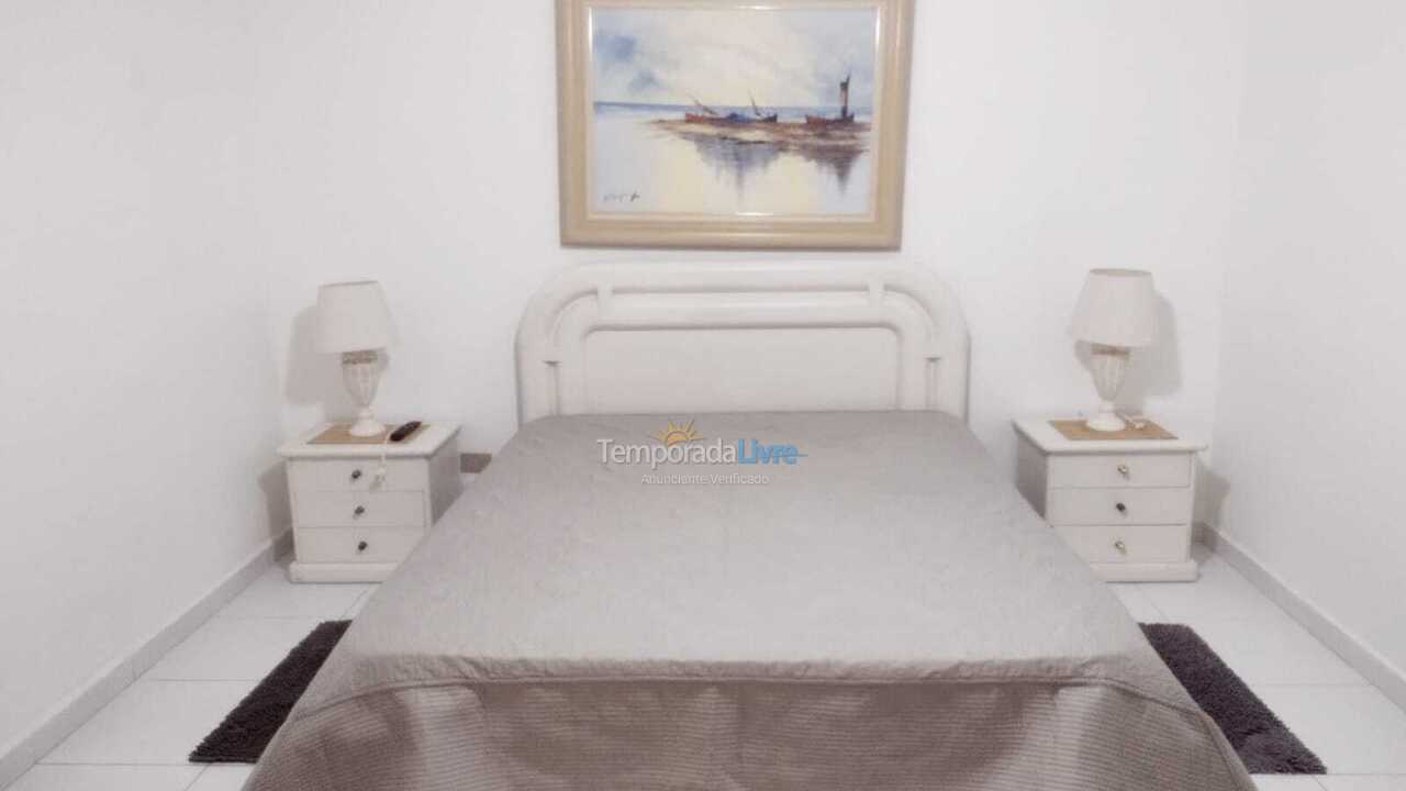 Apartamento para aluguel de temporada em Guarujá (Pitangueiras)