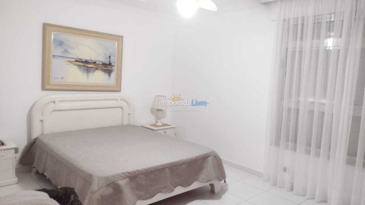 Apartamento para aluguel de temporada em Guarujá (Pitangueiras)