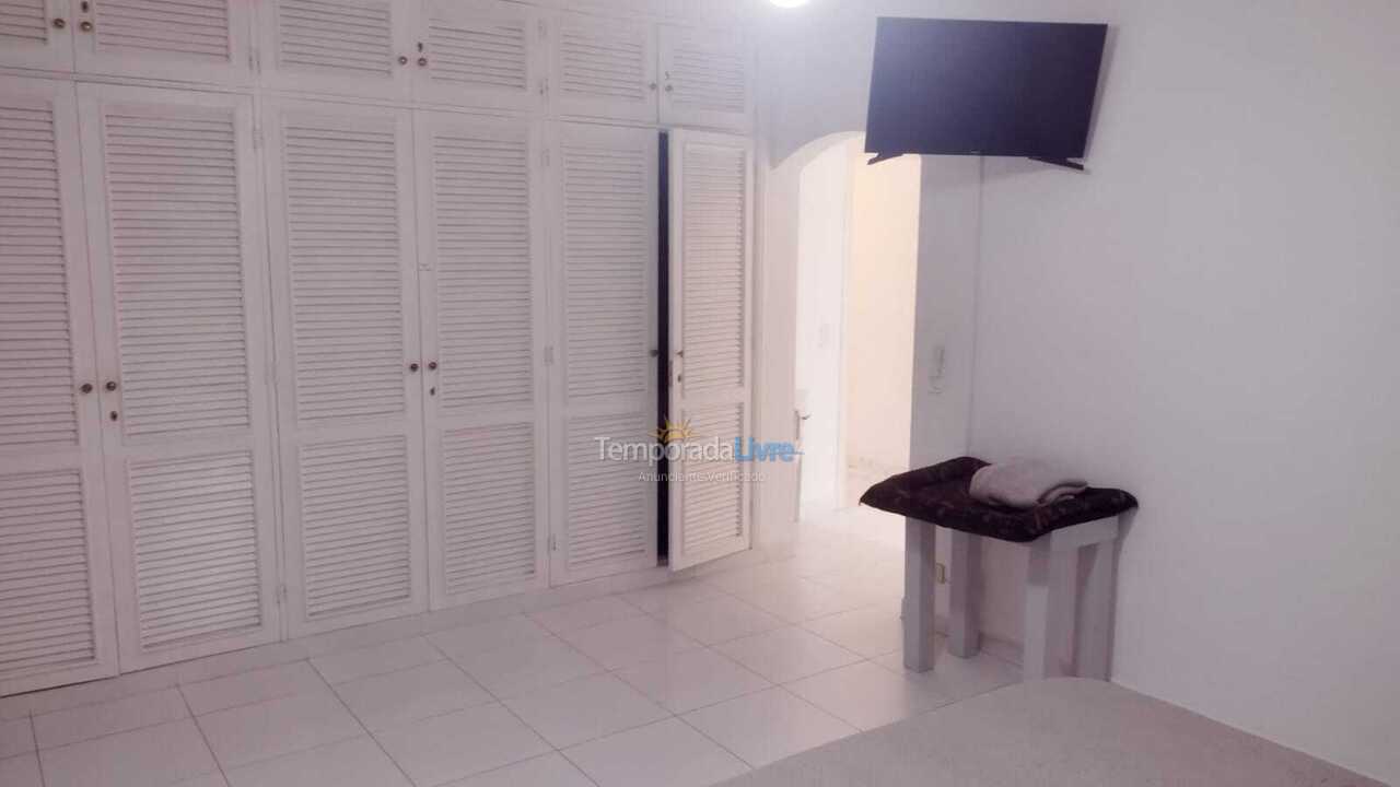 Apartamento para aluguel de temporada em Guarujá (Pitangueiras)