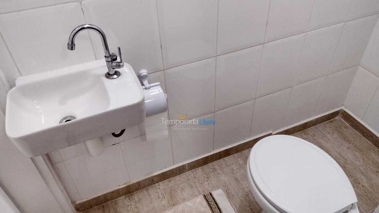 Apartamento para aluguel de temporada em Guarujá (Pitangueiras)