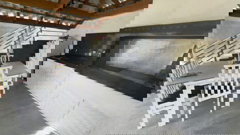 Apartments in the center of Bombinhas for up to 5 people