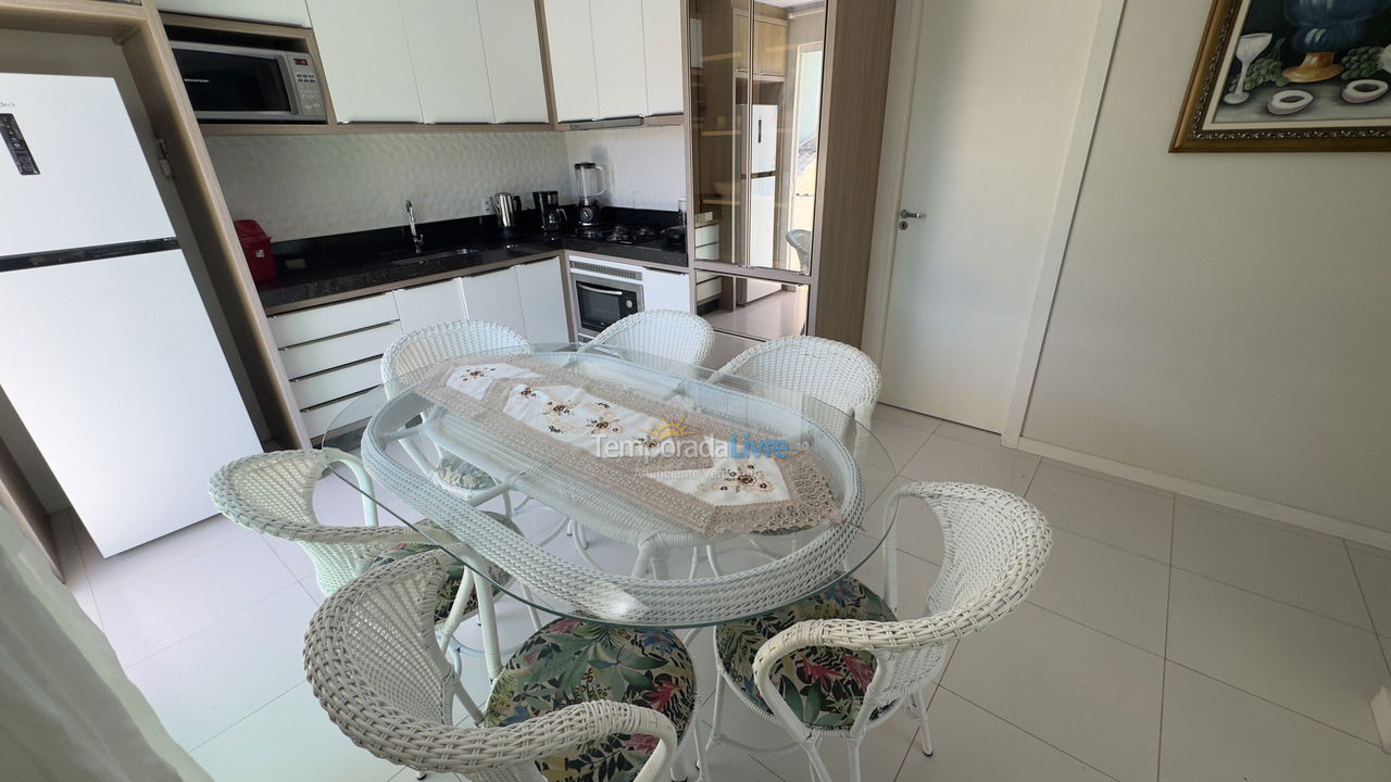 Apartment for vacation rental in Bombinhas (Centro de Bombinhas)