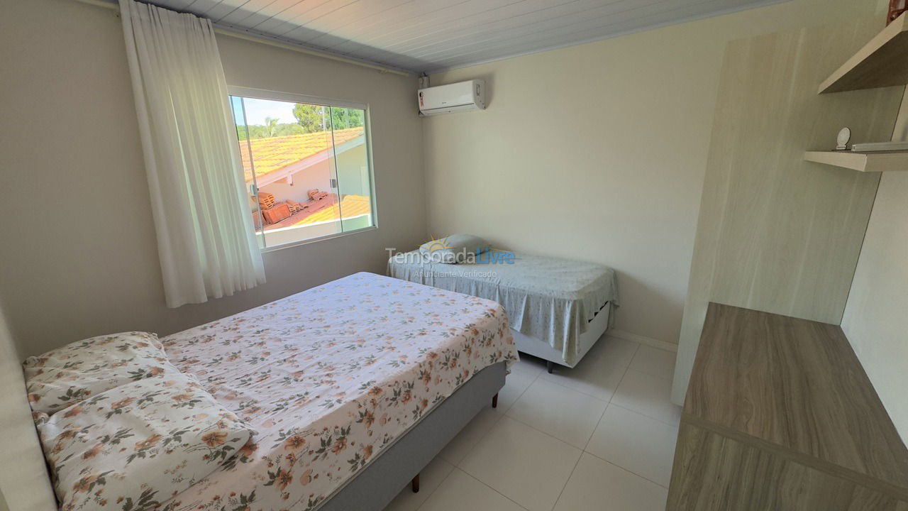 Apartment for vacation rental in Bombinhas (Centro de Bombinhas)
