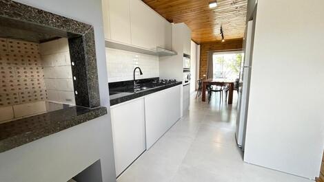 CASA COM PISCINA MARISCAL
